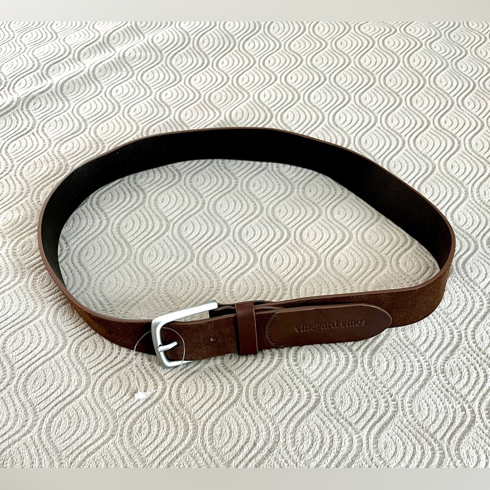 Vinyard Vines soft leather and sueded logo belt in dark brown
